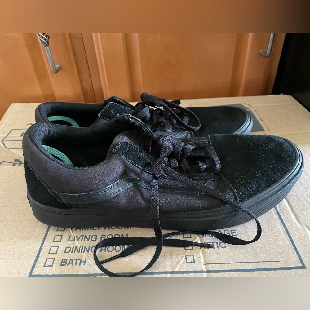 Men’s vans in Black size 11